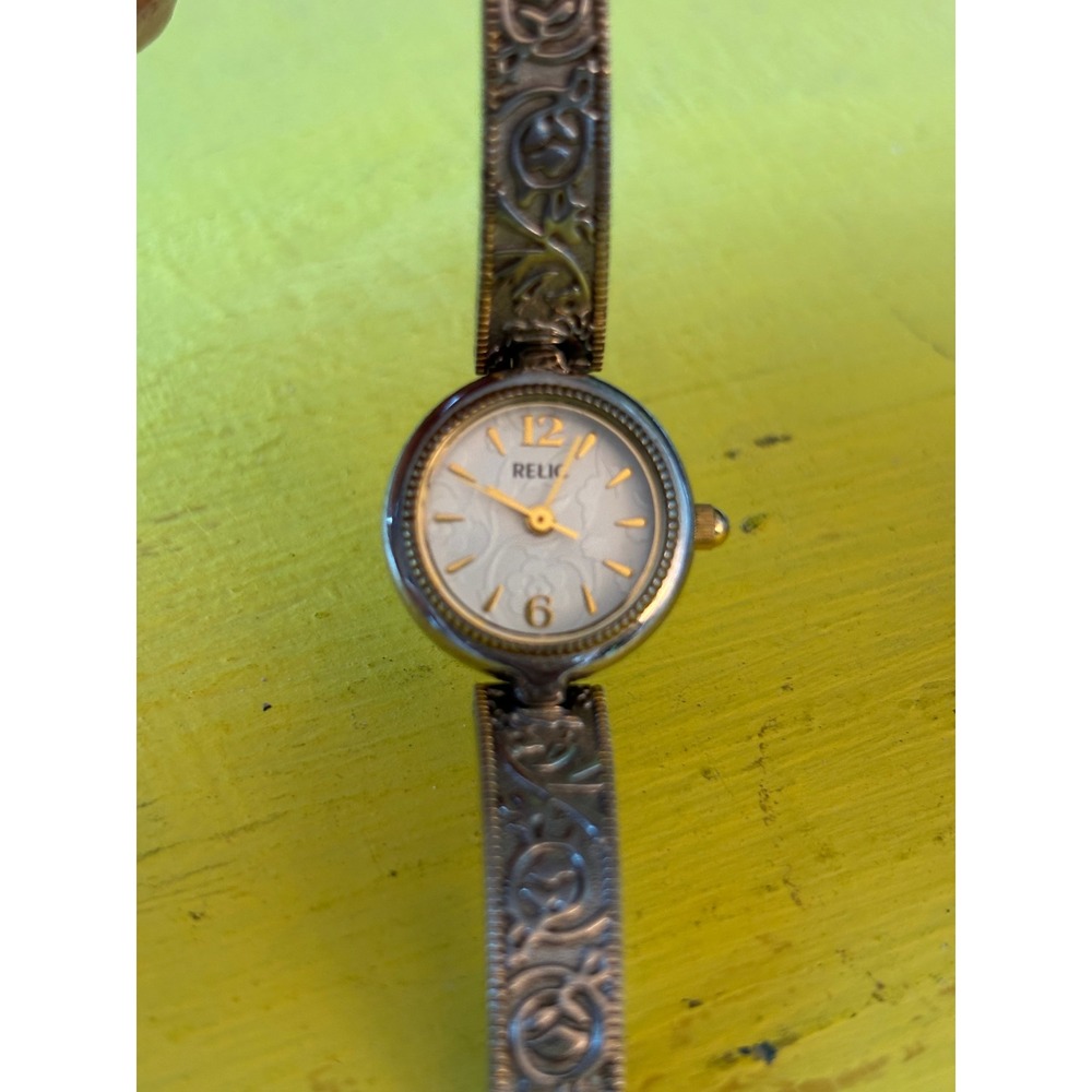 Relic by Fossil Womens Silver Tone Floral Engraved Bangle Watch ZR92207